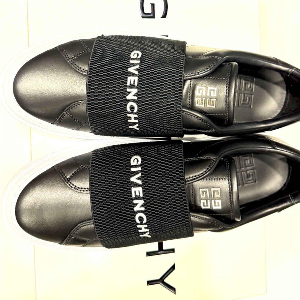 Givenchy City Sport Leather Sneaker, black 41